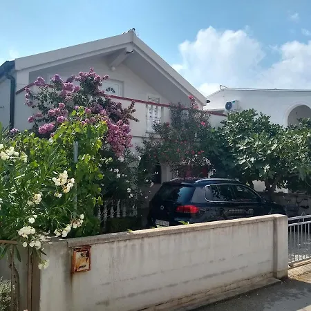 Vera No 1 Apartment